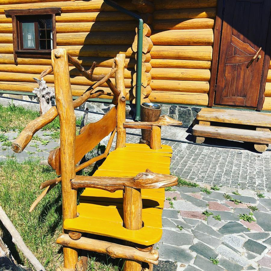 Отель Гостевая усадьба Кот Баюн и Кривая Уточка Teterivka Экстерьер фото